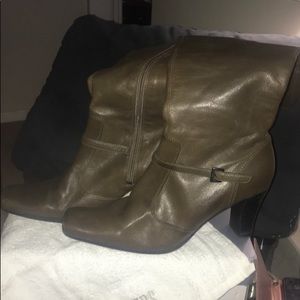 Brown leather mid sized heel boots -kimel